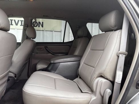 Used 2006 Toyota Sequoia SR5 image 26