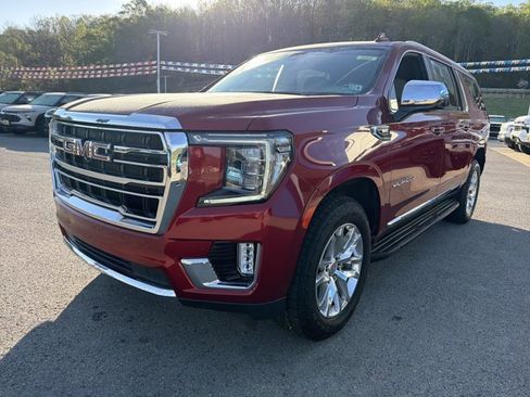 Used 2023 GMC Yukon XL SLT w/ SLT Luxury Package AWD/4WD image 10