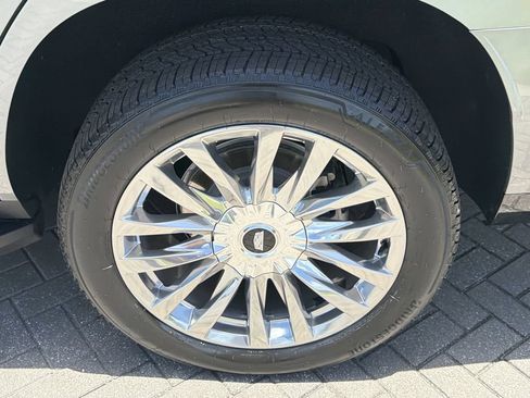 Certified 2024 Cadillac Escalade Premium Luxury AWD/4WD image 32