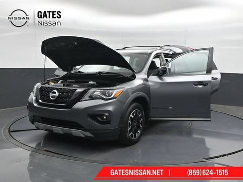 Used 2020 Nissan Pathfinder SL AWD/4WD image 61