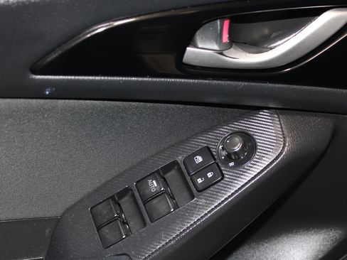 Used 2016 MAZDA MAZDA3 i Sport FWD image 9