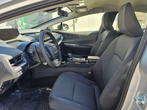 Used 2027 Toyota Prius LE FWD image 19