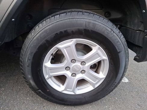 Used 2021 Jeep Wrangler Unlimited Sport image 6