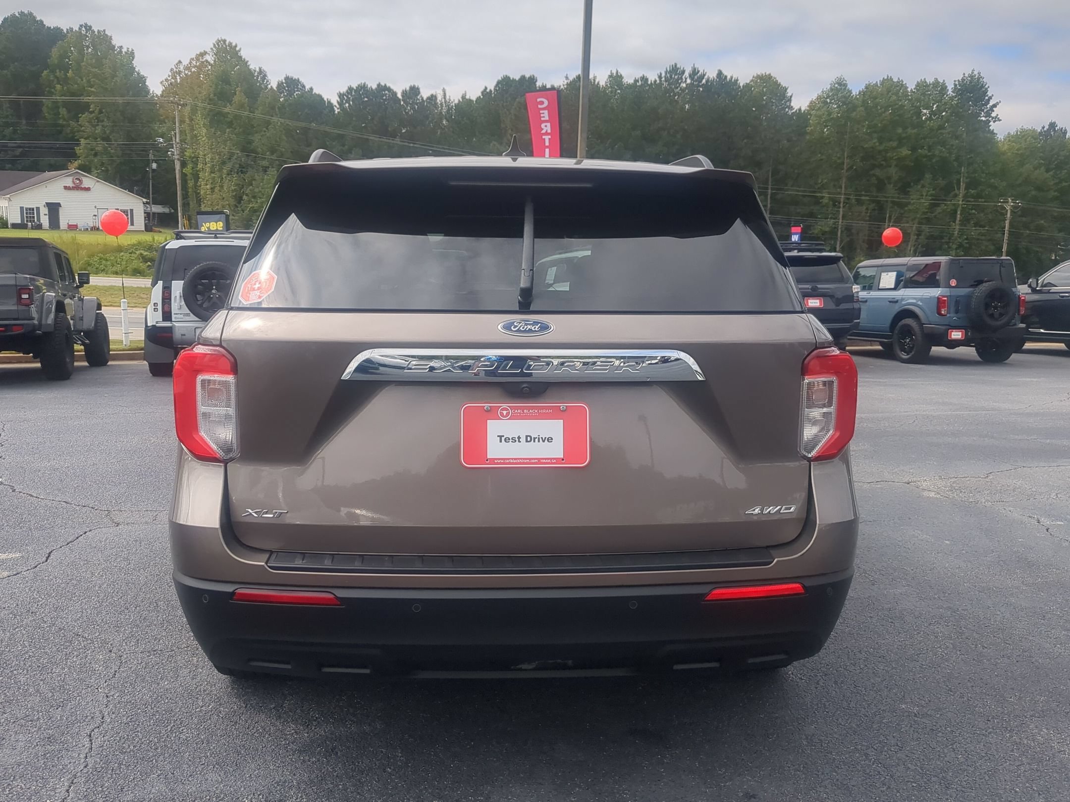 Used 2021 Ford Explorer XLT AWD/4WD image 6