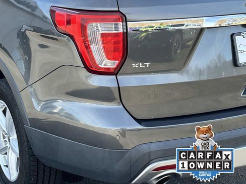 Used 2017 Ford Explorer XLT image 5