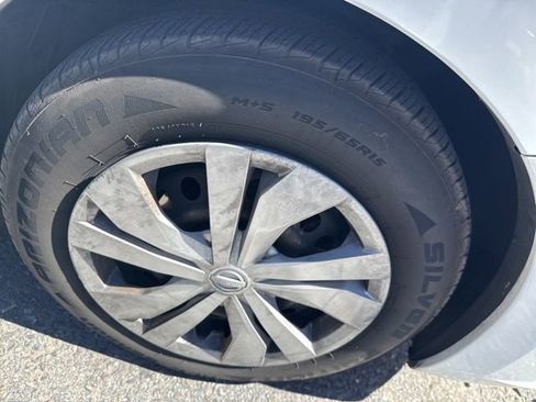 Used 2020 Nissan Versa S image 14