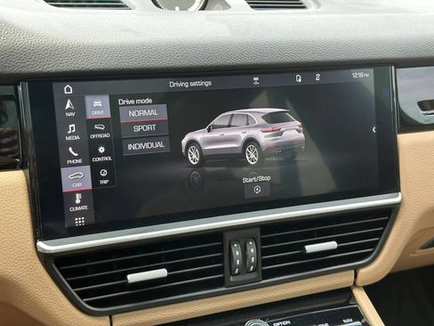 Used 2019 Porsche Cayenne AWD/4WD image 33