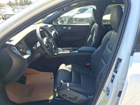 New 2026 Volvo XC60 B5 Ultra w/ Protection Package Premier AWD/4WD image 9