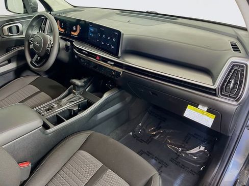 Used 2025 Kia Sorento LX image 28