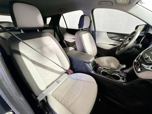 Used 2018 Chevrolet Equinox LS image 30