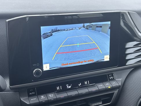 Used 2025 Toyota Camry SE image 15