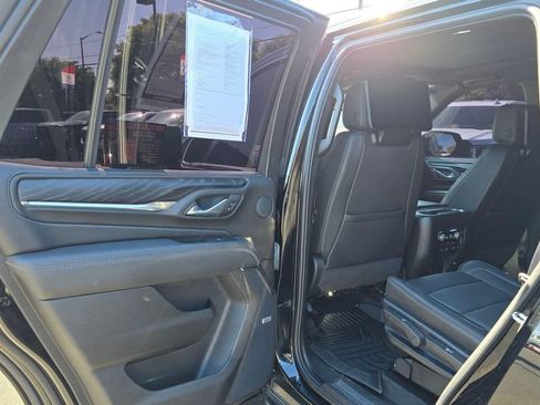 Used 2024 GMC Yukon Denali w/ Advanced Technology Package AWD/4WD image 15