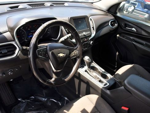 Used 2021 Chevrolet Equinox LT w/ Driver Convenience Package image 8