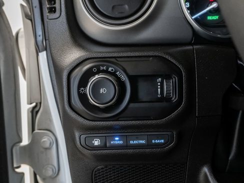 Used 2023 Jeep Wrangler Unlimited w/ Sun & Screen Package AWD/4WD image 14
