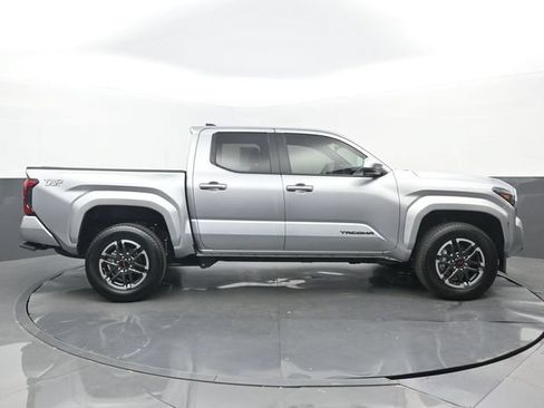 Used 2025 Toyota Tacoma TRD Sport RWD image 2