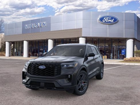 New 2026 Ford Explorer ST-Line w/ ST-Line Street Pack AWD/4WD image 2