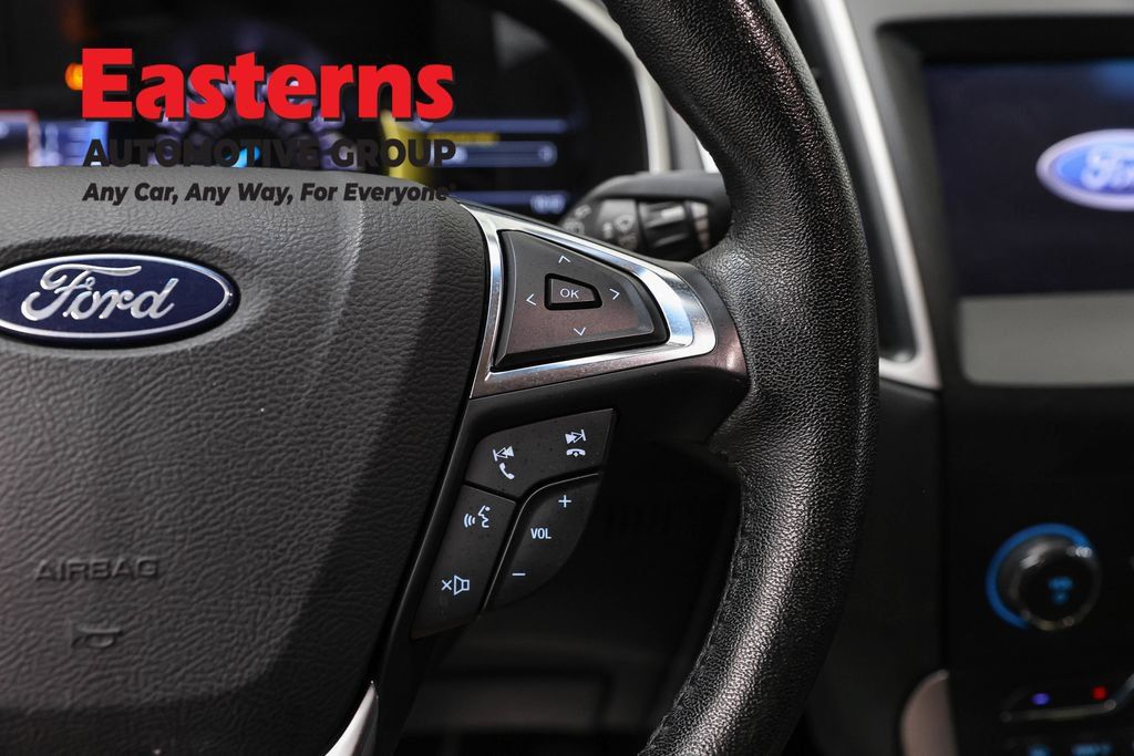 Used 2019 Ford Edge SEL w/ Equipment Group 201A FWD image 16