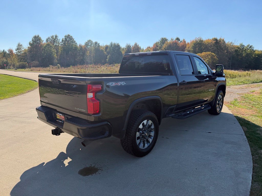Used 2021 Chevrolet Silverado 2500 Custom w/ Custom Value Package AWD/4WD image 9