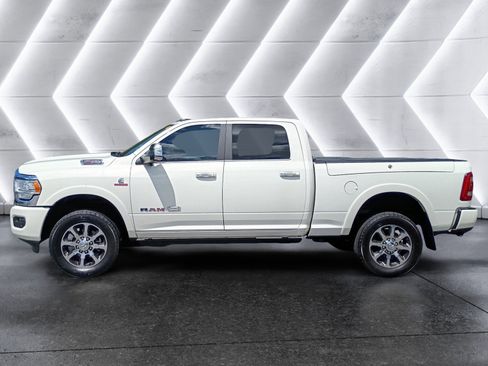 Used 2022 RAM 2500 Limited AWD/4WD image 3