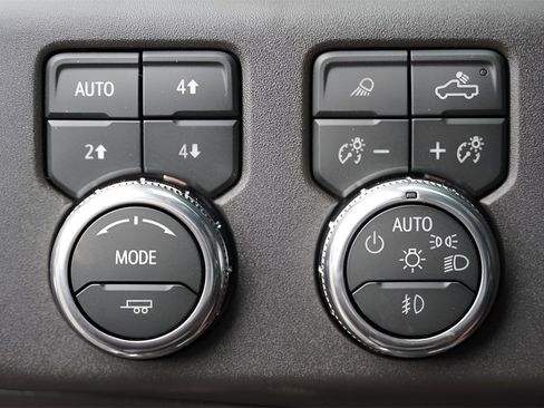 New 2026 GMC Sierra 1500 SLT image 22