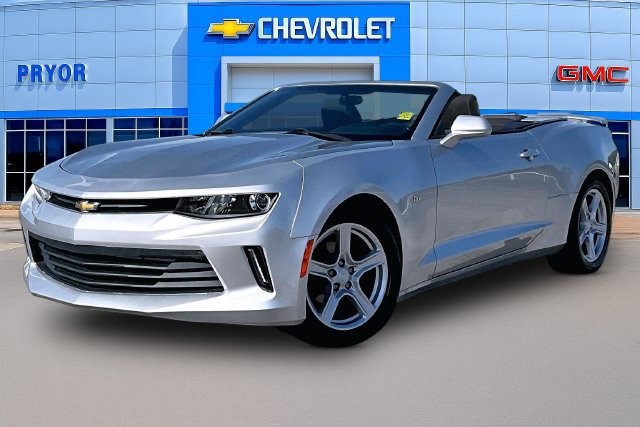 Used 2018 Chevrolet Camaro LT RWD image 3