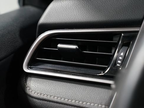 Used 2021 Toyota Camry SE FWD image 23