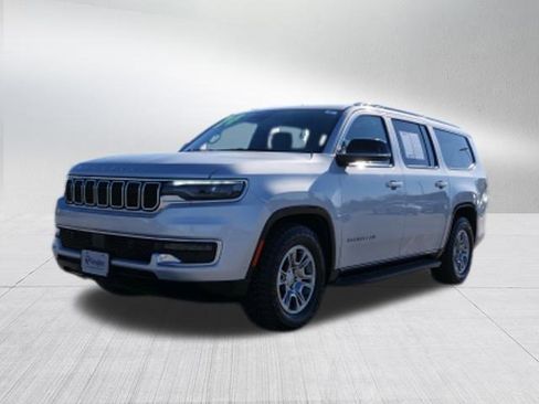 Used 2024 Jeep Wagoneer L 4WD image 7