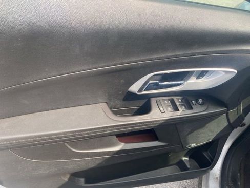 Used 2016 Chevrolet Equinox LTZ w/ Enhanced Convenience Package image 17