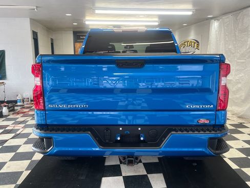 Used 2023 Chevrolet Silverado 1500 Custom AWD/4WD image 9