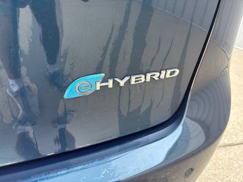 Used 2024 Chrysler Pacifica Limited FWD image 10