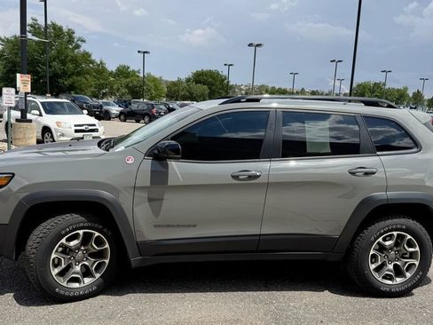 Used 2022 Jeep Cherokee Trailhawk w/ Premium Leather Package AWD/4WD image 6
