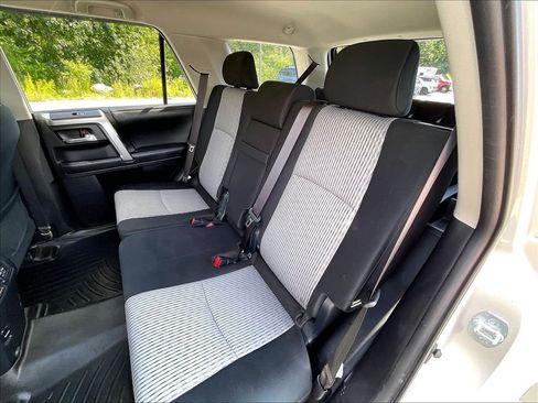 Used 2017 Toyota 4Runner SR5 AWD/4WD image 14