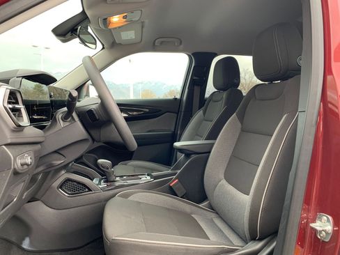 Used 2025 Chevrolet TrailBlazer LT w/ Driver Confidence Package image 24