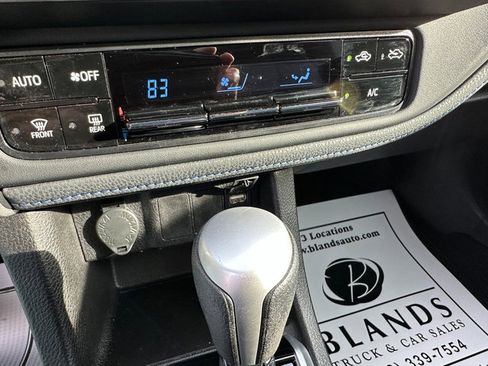 Used 2019 Toyota Corolla L image 18