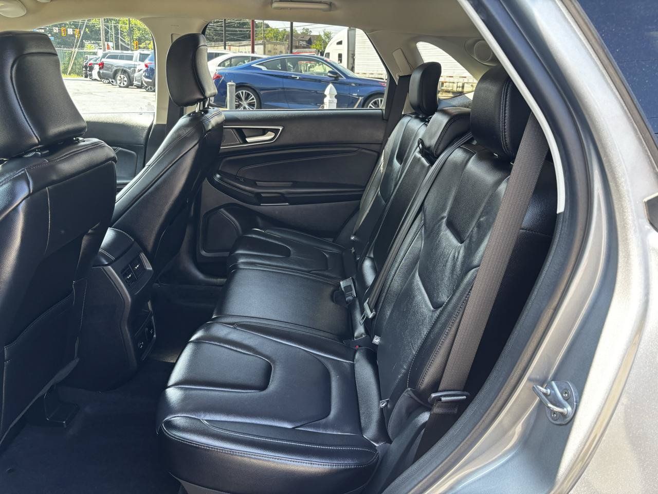 Used 2022 Ford Edge Titanium AWD/4WD image 18