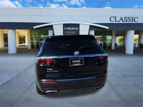 Used 2024 Buick Enclave Premium image 7