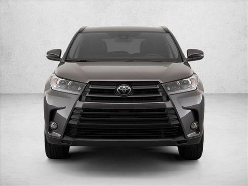 Used 2019 Toyota Highlander SE image 2