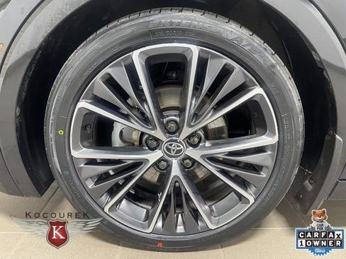 Used 2023 Toyota Prius XLE image 8