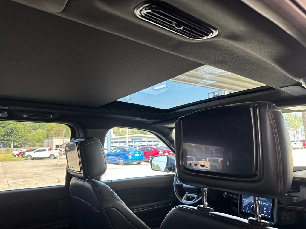 Used 2023 Ford Expedition Max Platinum AWD/4WD image 28