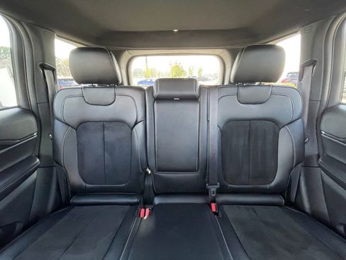 Used 2025 Jeep Grand Cherokee Altitude image 32