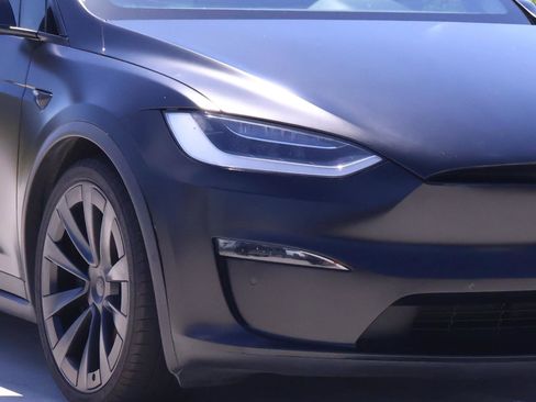 Used 2022 Tesla Model X Plaid AWD/4WD image 9