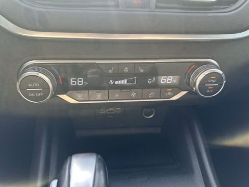 Used 2019 Nissan Altima 2.5 SV image 15