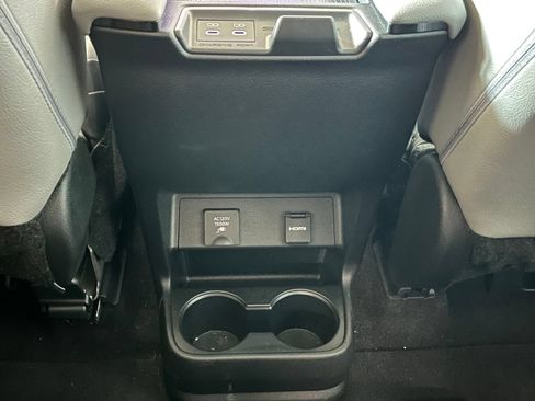 Used 2025 Toyota Sienna XLE w/ XLE Plus Package AWD/4WD image 40