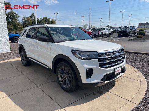 New 2025 Ford Explorer Active w/ Active Comfort Package image 3