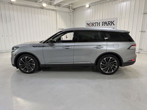 Used 2021 Lincoln Aviator Reserve w/ Equipment Group 201A image 2