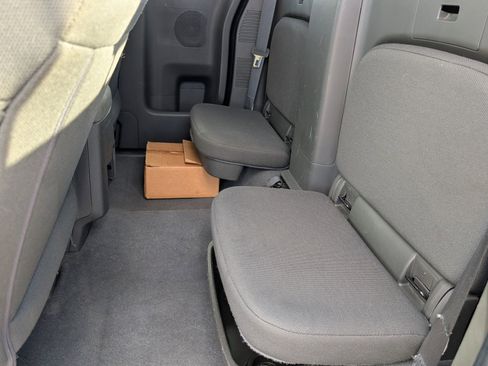 Used 2020 Nissan Frontier SV image 12