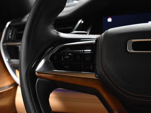 Used 2022 Jeep Grand Cherokee L Summit w/ Advanced Protech Group IV image 10