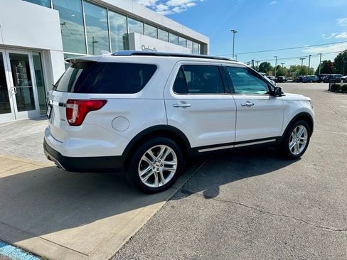 Used 2017 Ford Explorer Limited w/ Equipment Group 301A AWD/4WD image 7