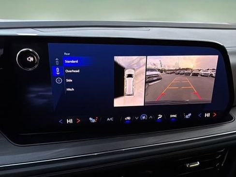 Used 2025 Chevrolet Suburban Z71 w/ Comfort Package image 27