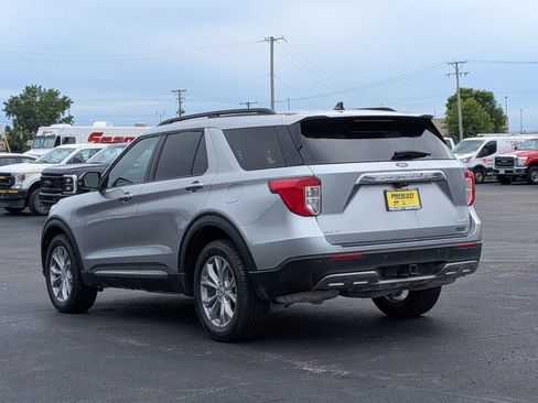 Used 2024 Ford Explorer XLT w/ Equipment Group 202A AWD/4WD image 5